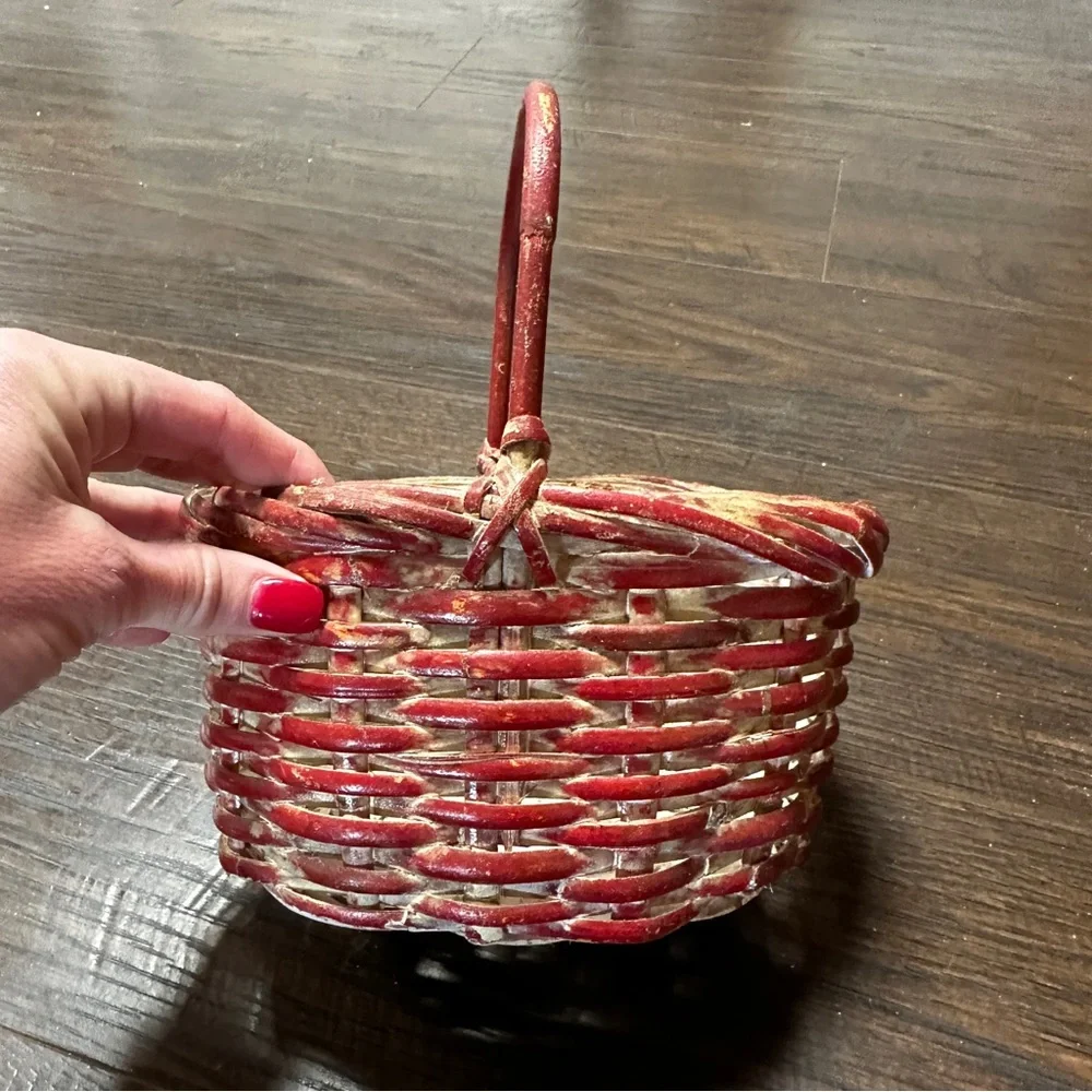 SMALL RED WASHED DECORATIVE BASKET - Picture 2 of 12